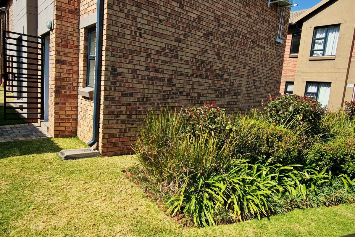 Best Buy in Albertsdal! Modern 2-Bedroom Duplex with Private Garden – Perfect for First-Time Buyers - Photo 2