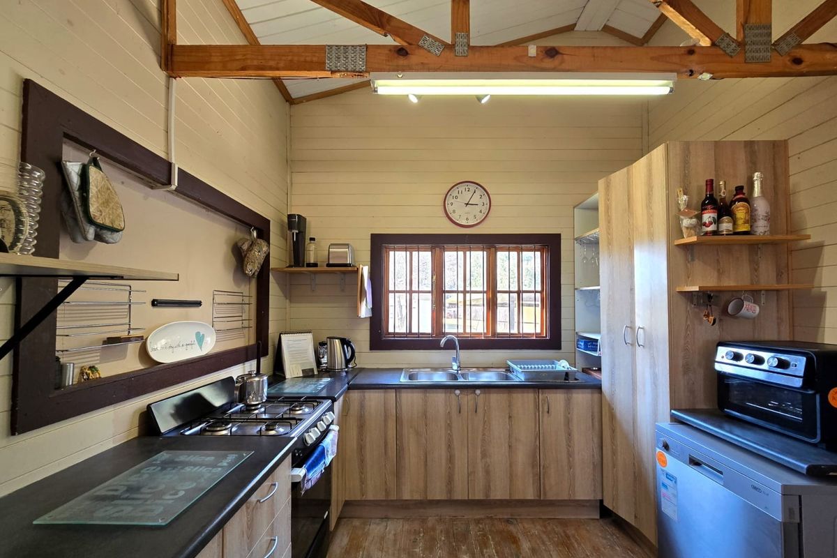 EXCEPTIONAL COUNTRY LIVING IN HOMESTEAD APPLE ORCHARDS - Photo 5