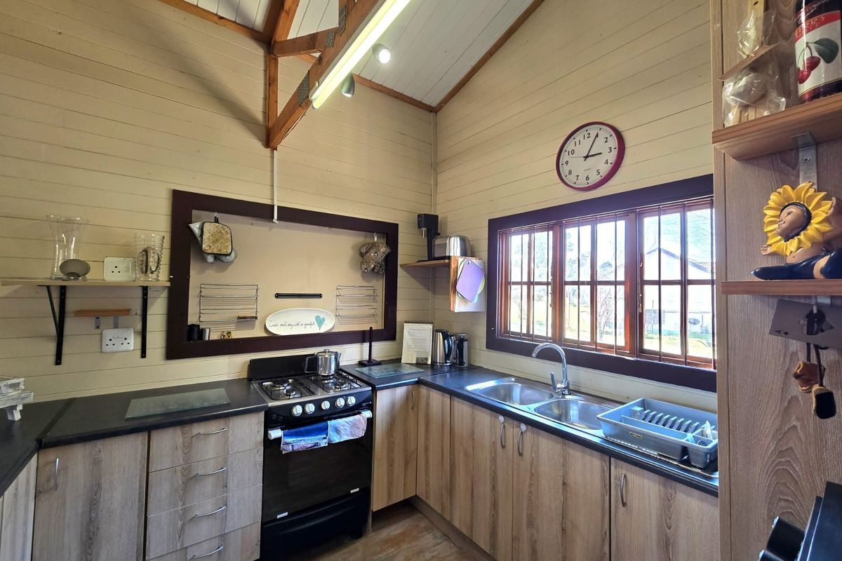EXCEPTIONAL COUNTRY LIVING IN HOMESTEAD APPLE ORCHARDS - Photo 2