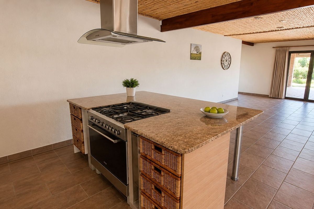 A Secure Country Estate Lifestyle with Exceptional Space, Privacy & Endless Potential - Photo 3