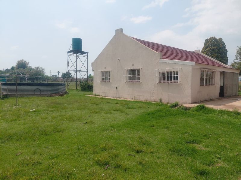 2.9ha Small holding for sale in Boltonwold Meyerton. - Photo 4