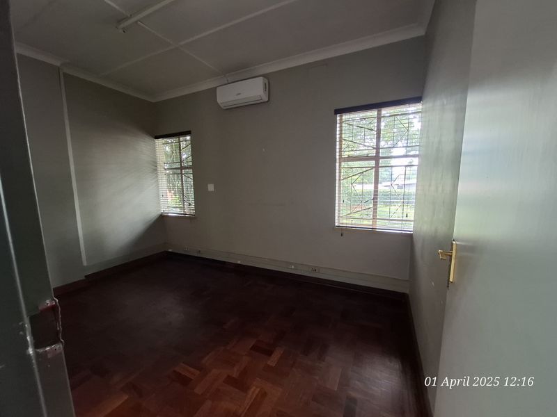 Office Space to Rent Near Provincial Hospital – Ideal for Professionals - Photo 7