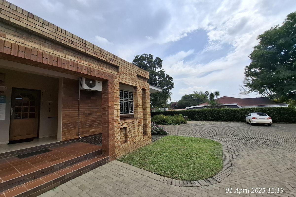 Office Space to Rent Near Provincial Hospital – Ideal for Professionals - Photo 2