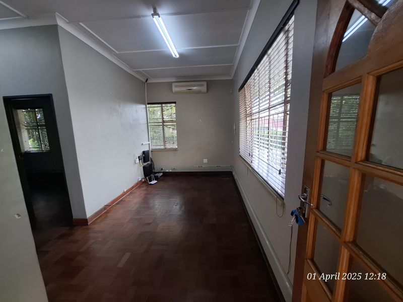 Office Space to Rent Near Provincial Hospital – Ideal for Professionals - Photo 5