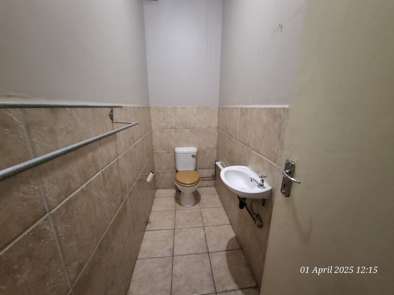 Office Space to Rent Near Provincial Hospital – Ideal for Professionals - Photo 10