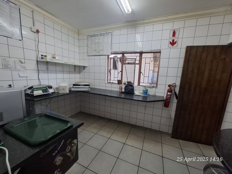 High-Exposure Commercial Space on Victoria Street – Prime Location Near Intersection! - Photo 10