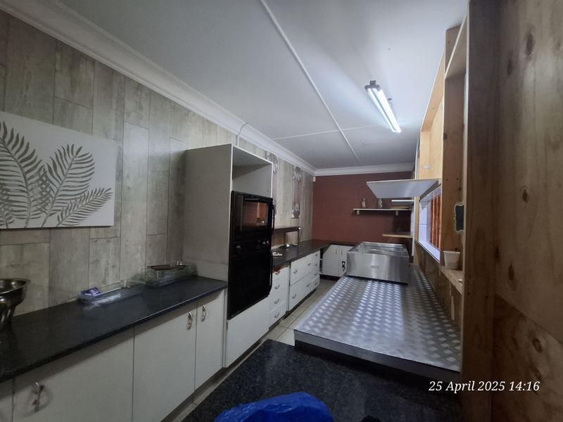 High-Exposure Commercial Space on Victoria Street – Prime Location Near Intersection! - Photo 9