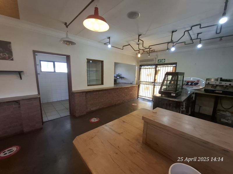 High-Exposure Commercial Space on Victoria Street – Prime Location Near Intersection! - Photo 2