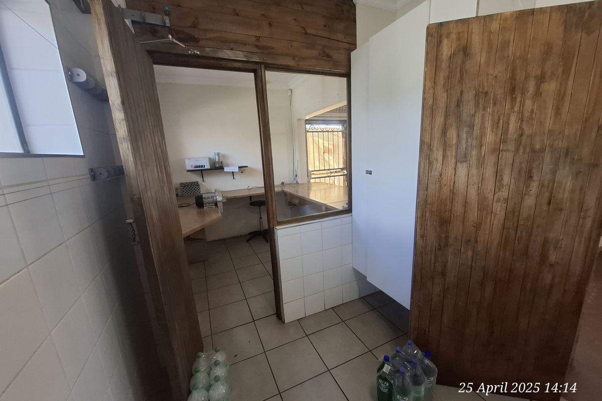 High-Exposure Commercial Space on Victoria Street – Prime Location Near Intersection! - Photo 3