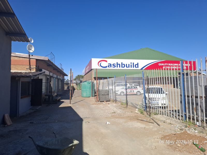 Versatile Commercial Space to Let – Prime Location - Photo 8