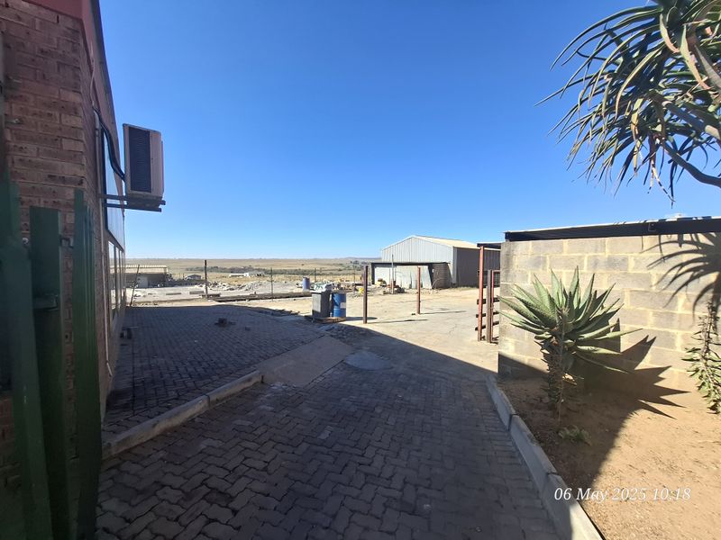 Versatile Commercial Space to Let – Prime Location - Photo 9