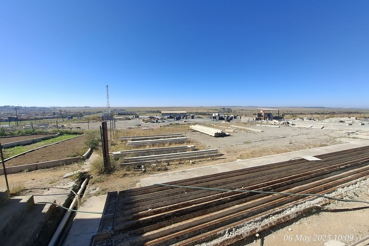 Versatile Commercial Space to Let – Prime Location - Photo 5