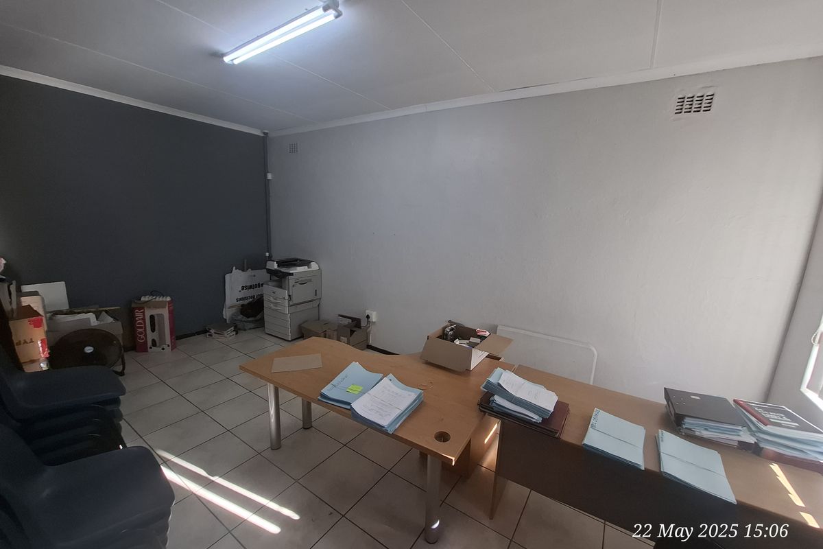 Prime Office Space – Perfect for Medical Practice! - Photo 4