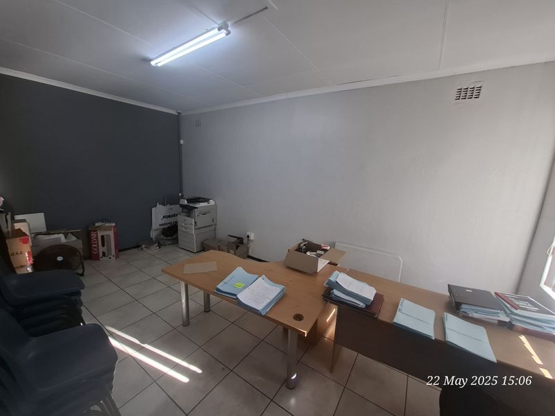 Prime Office Space – Perfect for Medical Practice! - Photo 4