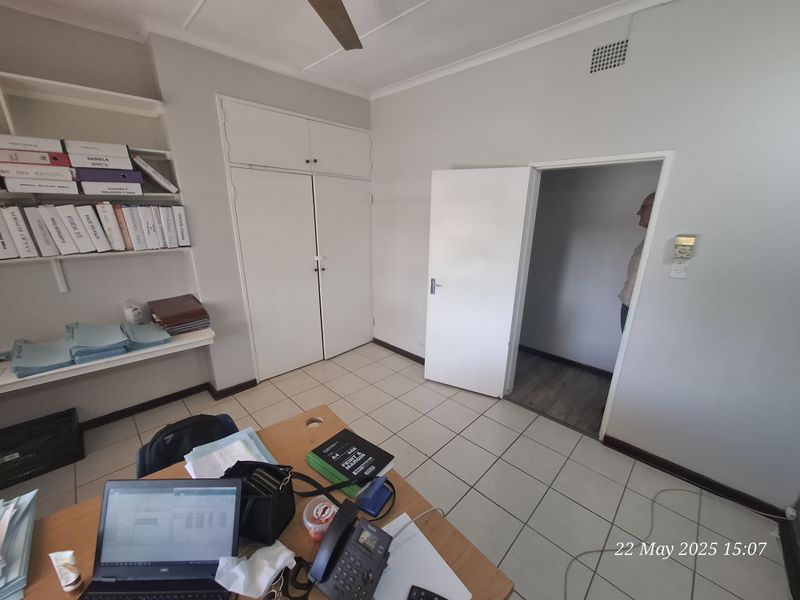 Prime Office Space – Perfect for Medical Practice! - Photo 7