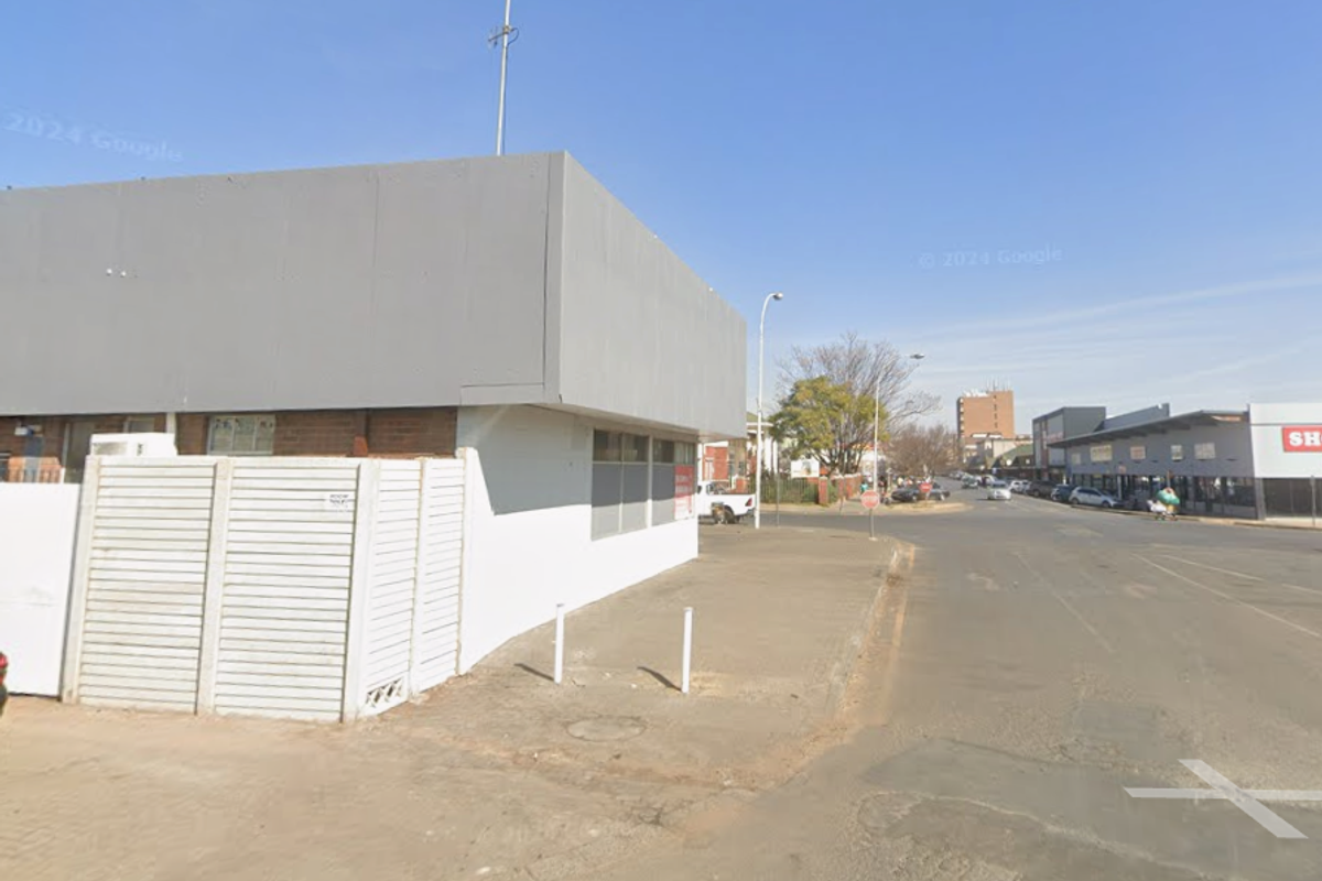 Prime CBD Corner Space – Perfect for Office or Takeaway Visibility! - Photo 3