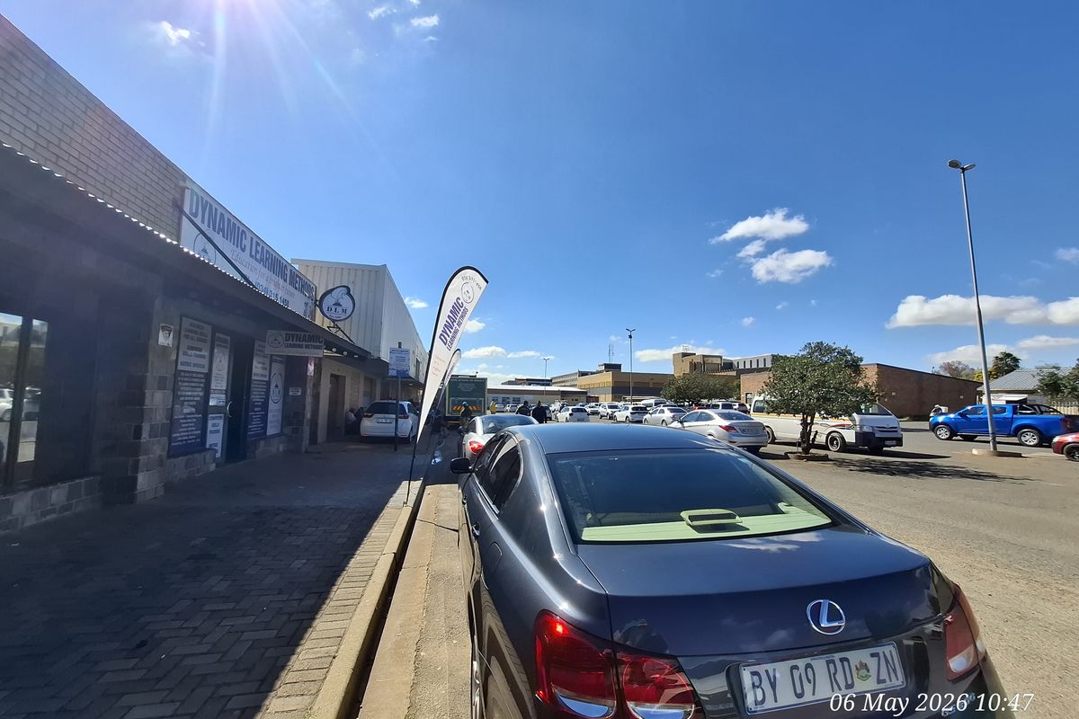 Put Your Business Where the People Are – Prime CBD Exposure! - Photo 2