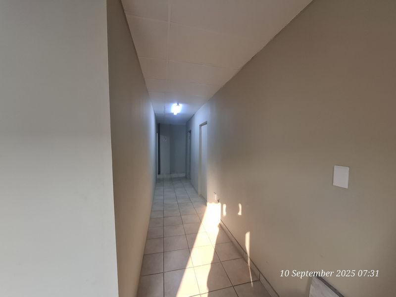 Prime Office Space in Busy Office Park - Photo 3