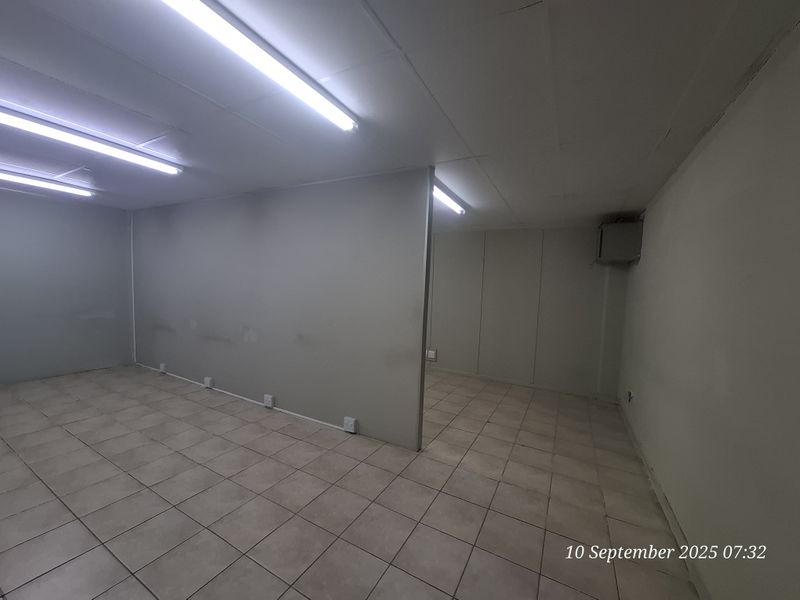 Prime Office Space in Busy Office Park - Photo 5