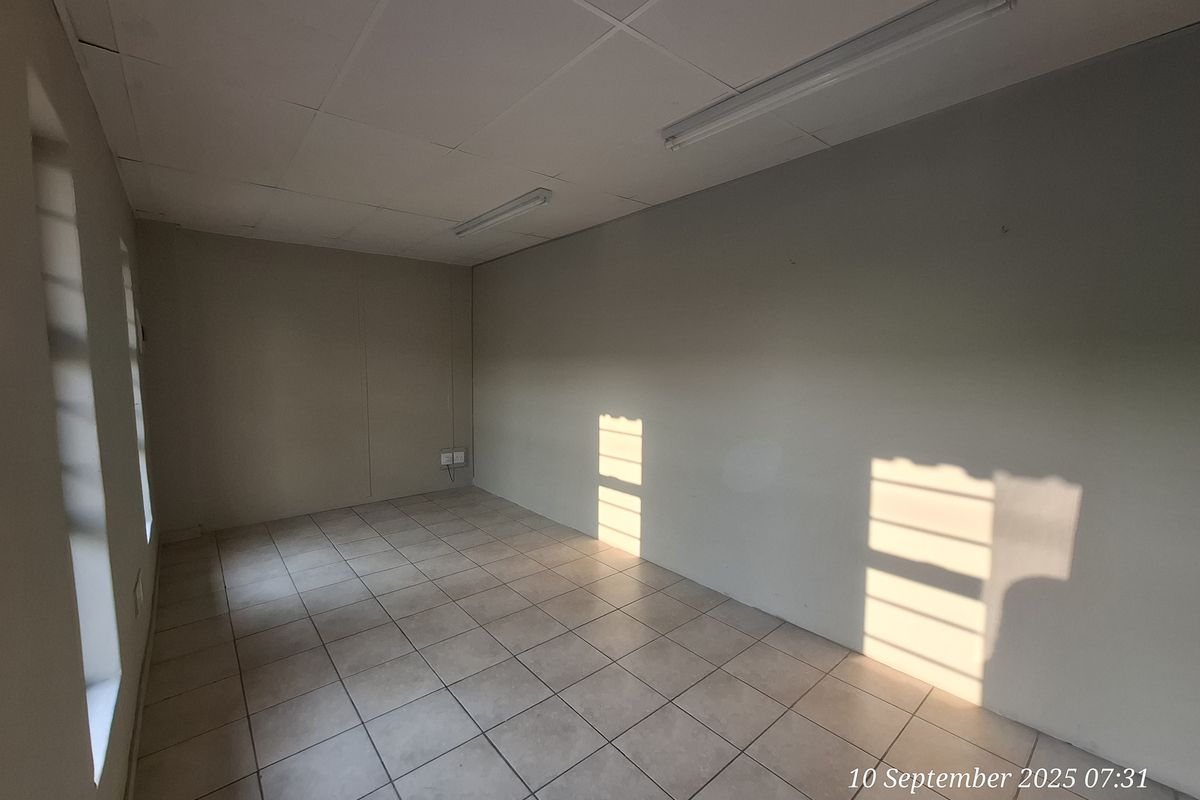 Prime Office Space in Busy Office Park - Photo 2