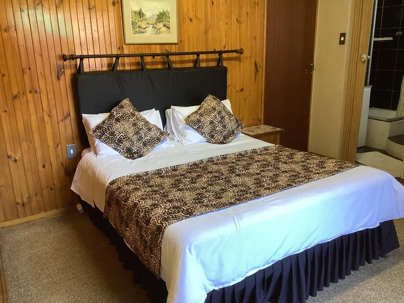 Guest House For Sale - Photo 3