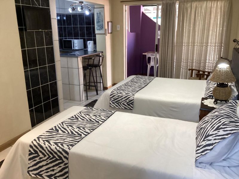 Guest House For Sale - Photo 9