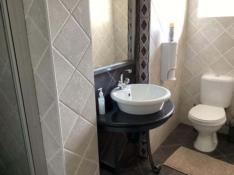 Guest House For Sale - Photo 7