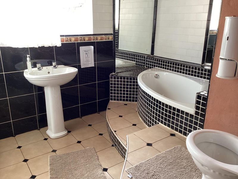 Guest House For Sale - Photo 6