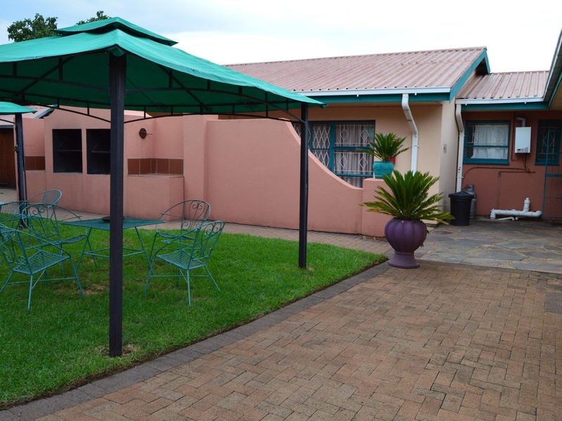 Guest House For Sale - Photo 2