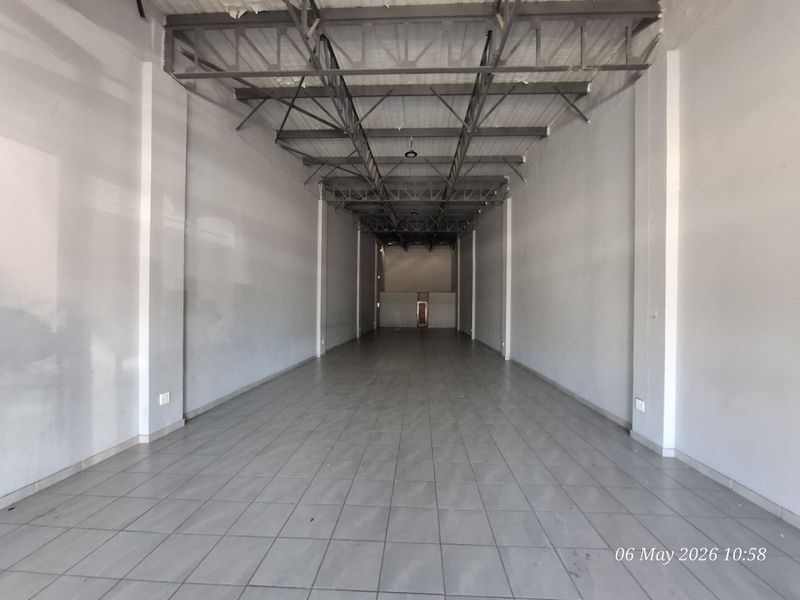 High Traffic, High Visibility – The Perfect CBD Business Spot! - Photo 6