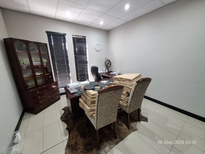 Elevate Your Practice – Professional Office Space in a Prime CBD Location! - Photo 7