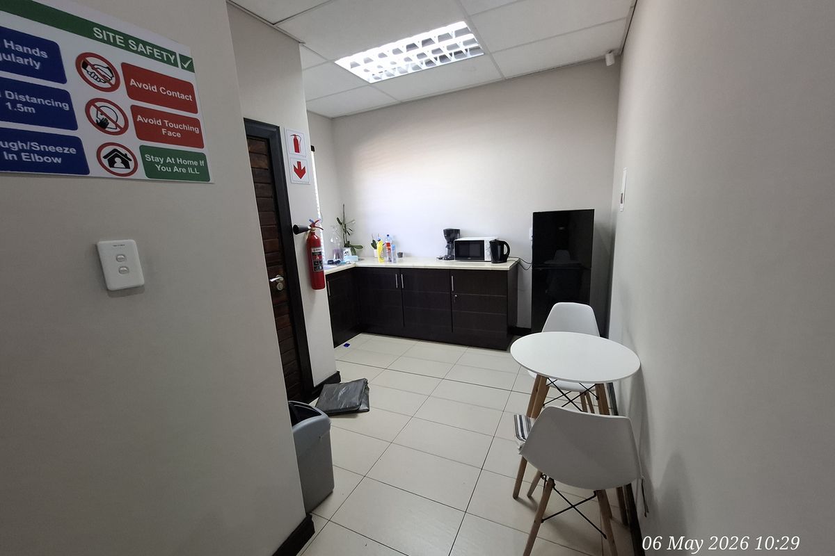 Elevate Your Practice – Professional Office Space in a Prime CBD Location! - Photo 4
