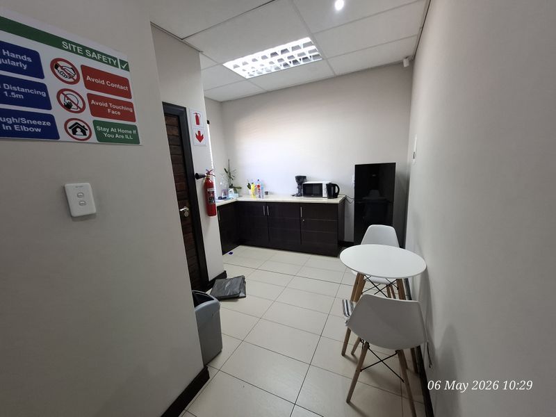 Elevate Your Practice – Professional Office Space in a Prime CBD Location! - Photo 4