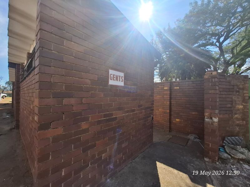 High-Exposure Investment Opportunity – Multi-Unit Retail Block in Prime Location - Photo 7