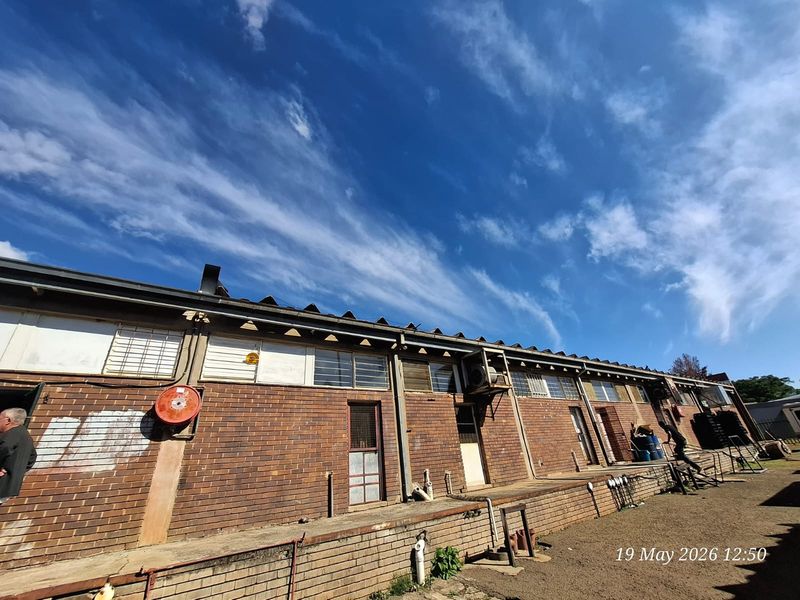 High-Exposure Investment Opportunity – Multi-Unit Retail Block in Prime Location - Photo 6