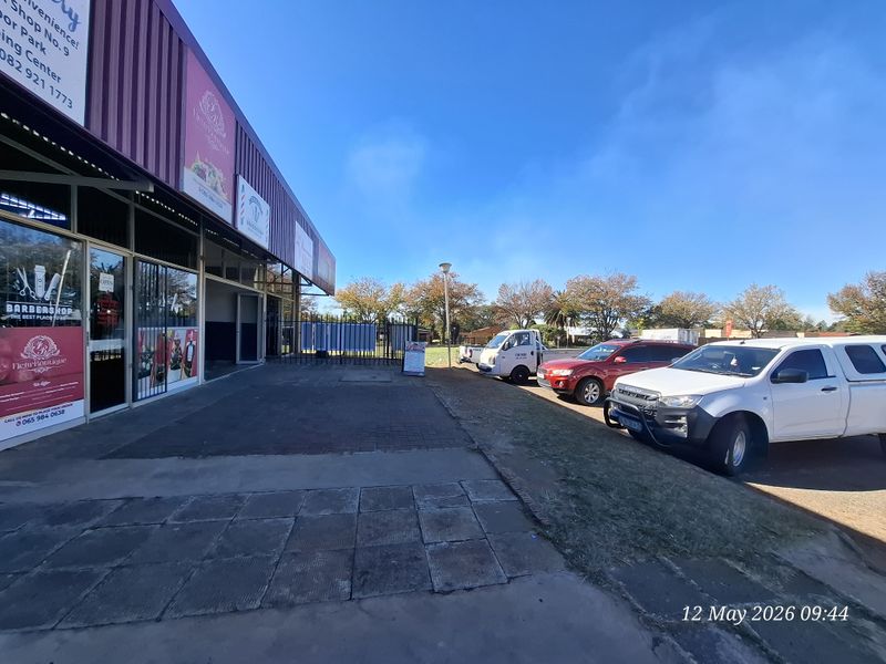 High-Exposure Investment Opportunity – Multi-Unit Retail Block in Prime Location - Photo 3