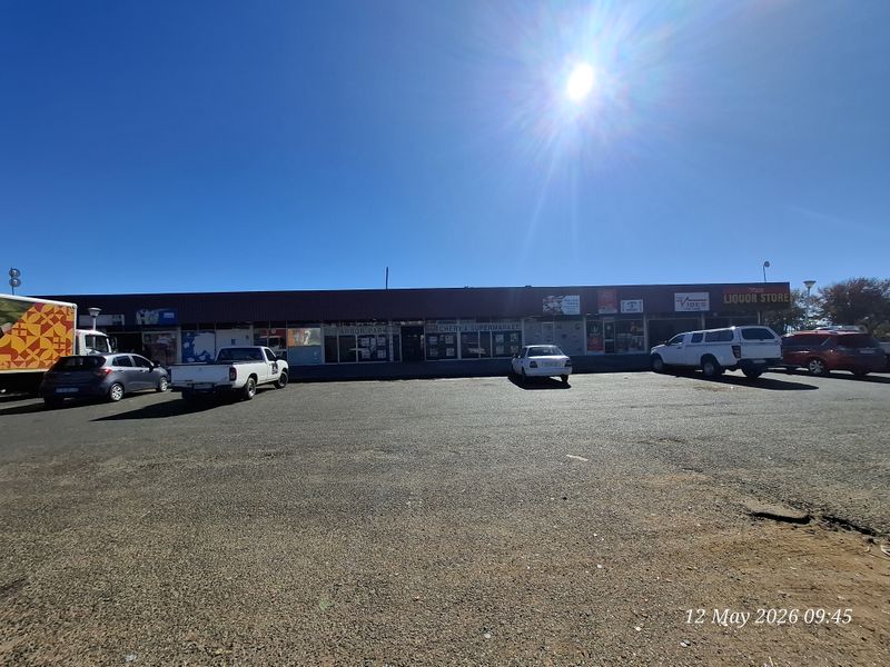 High-Exposure Investment Opportunity – Multi-Unit Retail Block in Prime Location - Photo 4