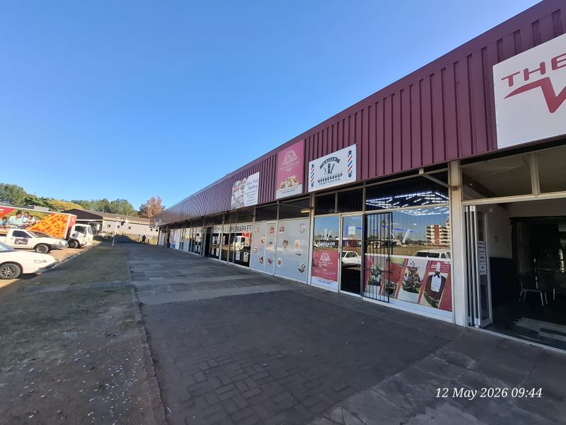 High-Exposure Investment Opportunity – Multi-Unit Retail Block in Prime Location - Photo 2
