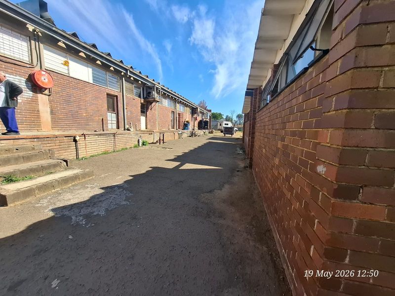 High-Exposure Investment Opportunity – Multi-Unit Retail Block in Prime Location - Photo 8