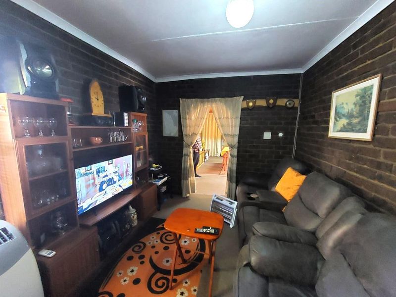 ALLIED PROUDLY PRESENT - Photo 6