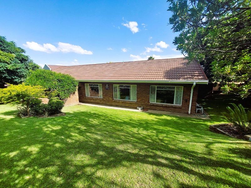 A hidden gem where tranquillity, elegance, and family living come together beautifully. - Photo 1