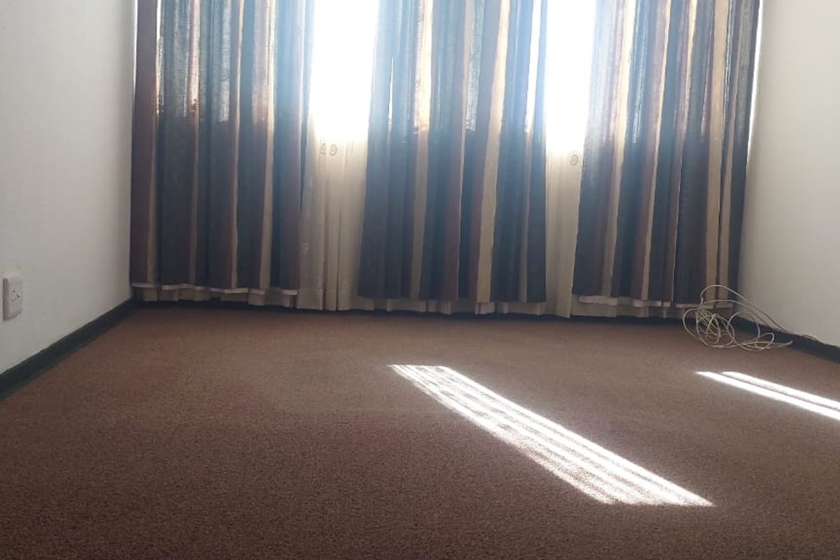 Neat and Cozy 2-Bedroom Flat with Bonus Sunroom - Photo 4