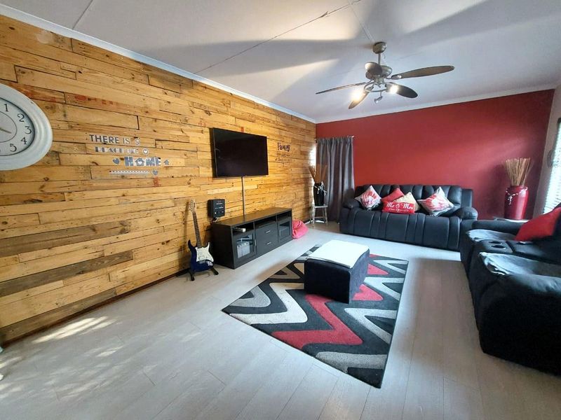 Charming 3 Bed, 1 Bath in Sunnyridge. Perfect for you. Don't miss out! - Photo 5