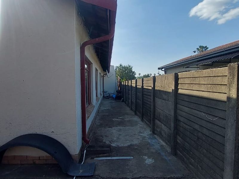 For Sale: Cozy 3-Bedroom Family Home in Lennoxton - Photo 6