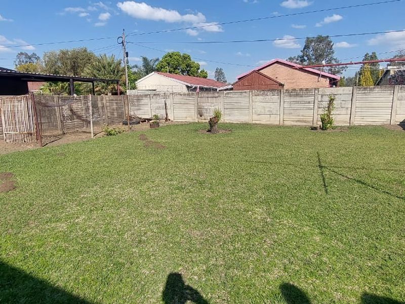 For Sale: Cozy 3-Bedroom Family Home in Lennoxton - Photo 3