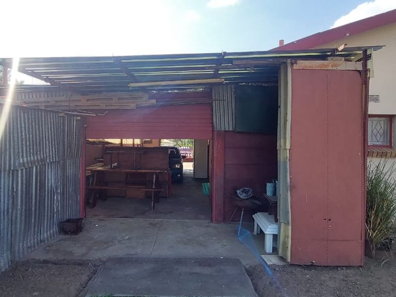 For Sale: Cozy 3-Bedroom Family Home in Lennoxton - Photo 5