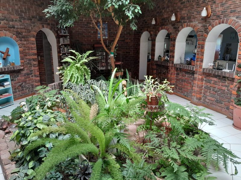 Stunning Property for sale in Schuinshoogte - an Investor's dream - Photo 10