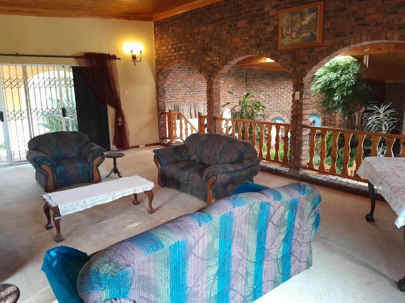 Stunning Property for sale in Schuinshoogte - an Investor's dream - Photo 8