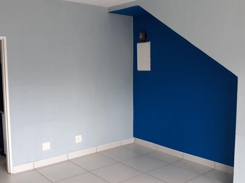 Charming ground floor flat located in the heart of Lennoxton - Photo 9