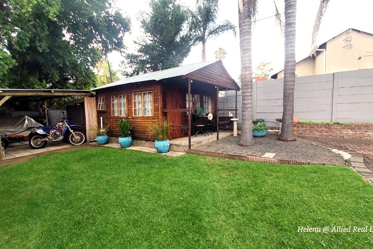 Charming 3-Bedroom Home with Granny Flat and Cottage in Aviary Hill - Photo 4
